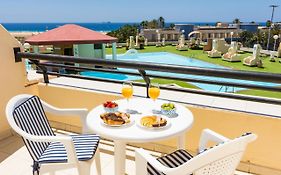 The House Of Nonni Ventura - Beachfront, Ocean View, Wi-Fi, Aircon, Swimming Pool